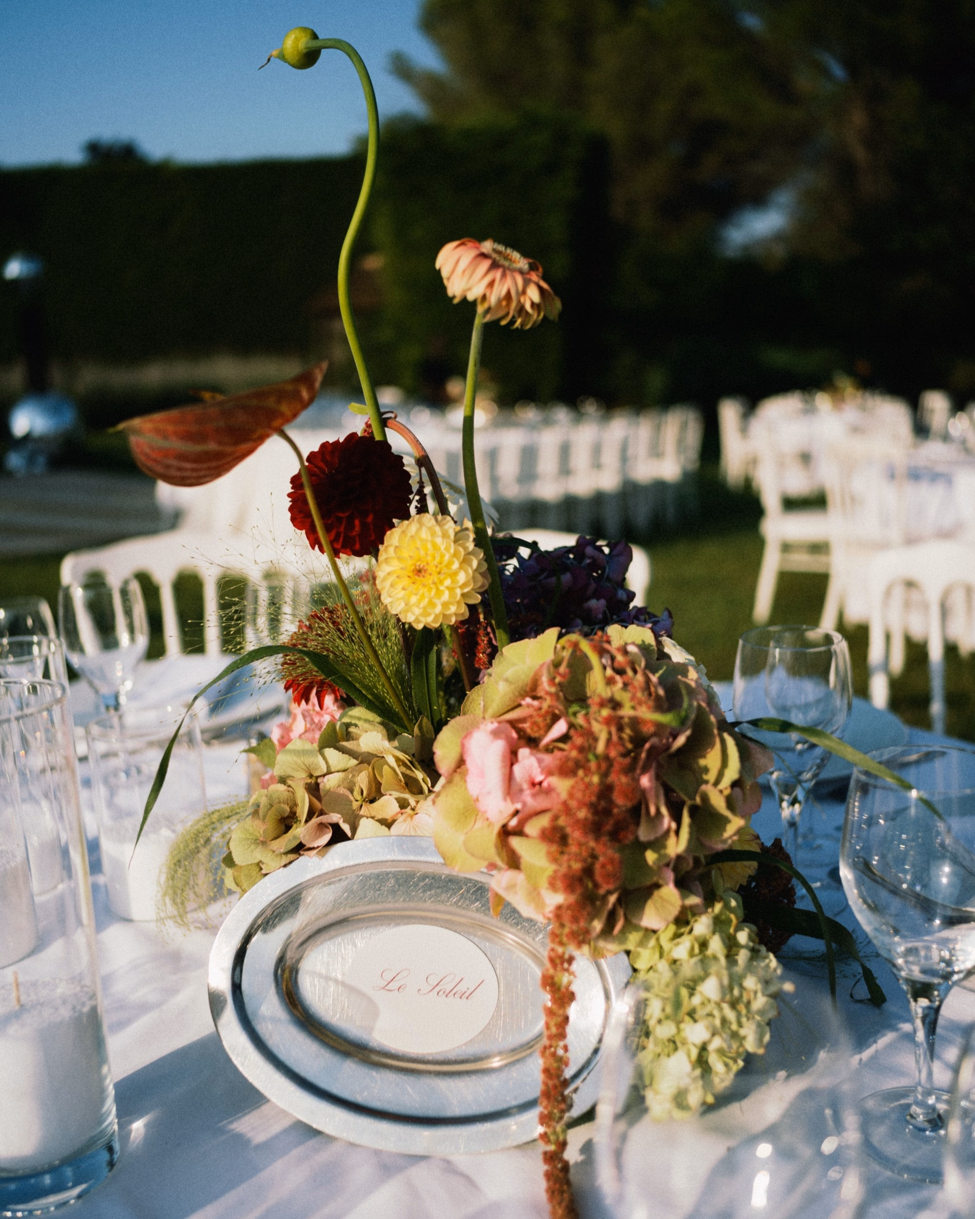 wedding reception table with flower bouquet, south of france, provence, wedding photography, bastide d'astres